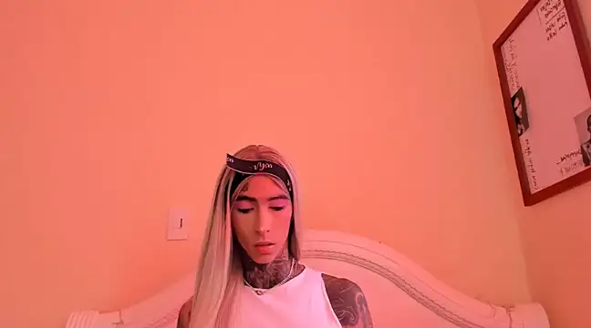 drippyorlovee online show from January 15, 1:41 pm