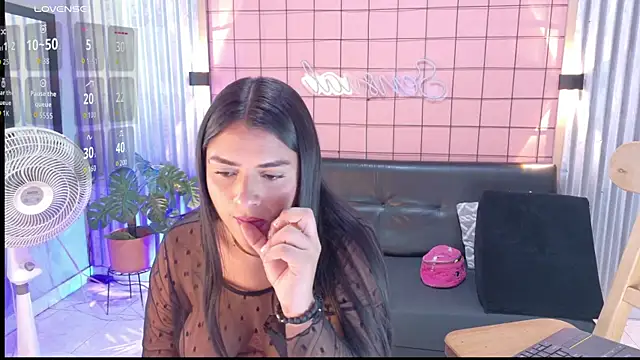 mensia hernandz online show from October 18, 1:59 pm