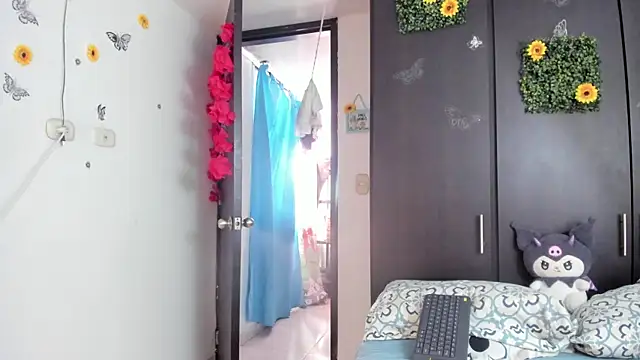 mensia hernandz online show from May 9, 1:29 pm