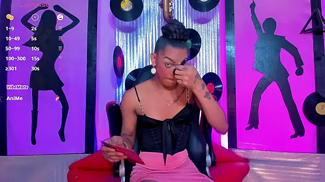 nickyminach  online show from May 9, 8:24 pm