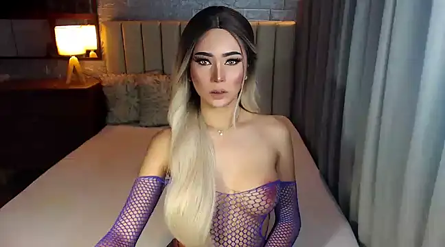 Miss Amandaversace online show from December 6, 4:56 pm