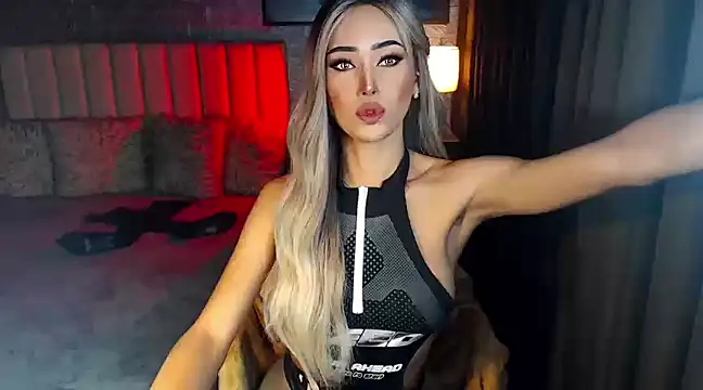 Miss Amandaversace online show from March 21, 10:28 pm