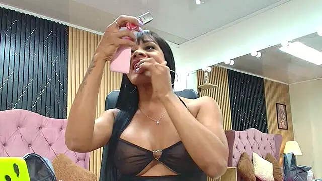 BARBIE BROWNN online show from October 31, 2:37 pm