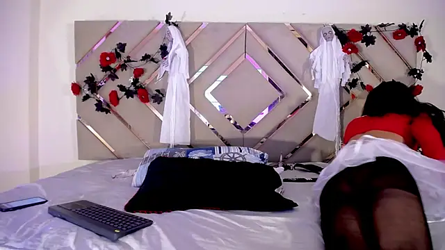 Snapshot of Raven_foxter1 chatting on October 30, 7:51 am Raven foxter1 online show from October 30, 7:51 am