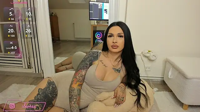 naughtycleo online show from February 23, 4:15 am