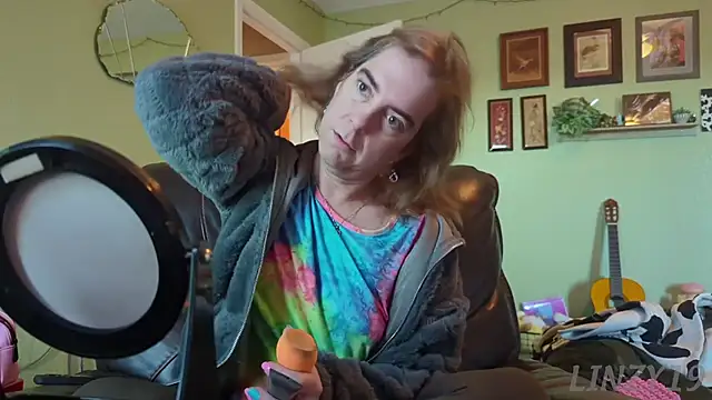 Linzy 19 online show from November 17, 2:39 pm